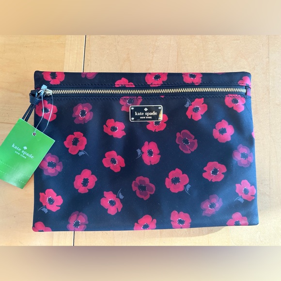 kate spade Handbags - NWT Kate Spade ♠️ Large Drewe Wilson Road Mini Poppy Pouch